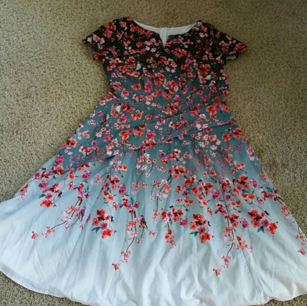 Really Pretty Sun-dress With Pockets! by Eshakti